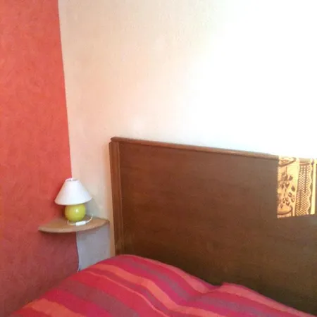 Appartement D'Une Chambre A La Bourboule Avec Magnifique Vue Sur La Montagne Jardin Clos Et Wifi A 12 Km Des Pistes شقة